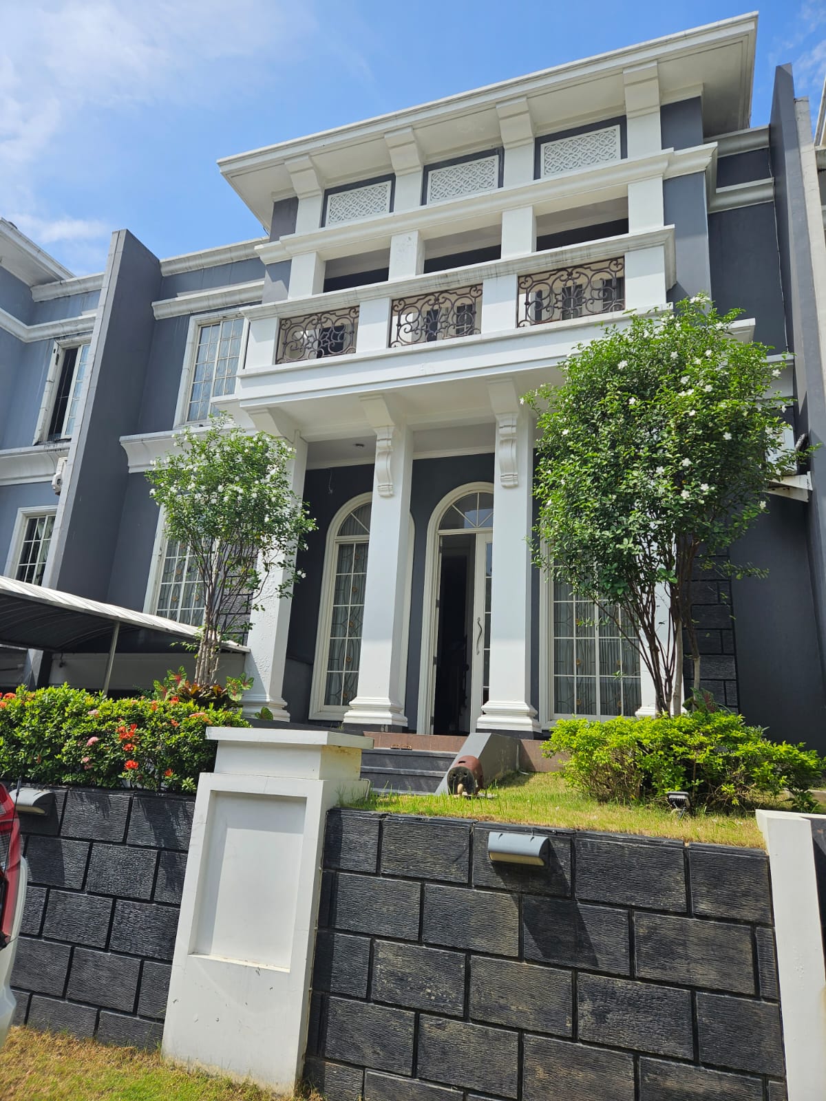 Raffles Garden Rumah Dijual - Dealkan