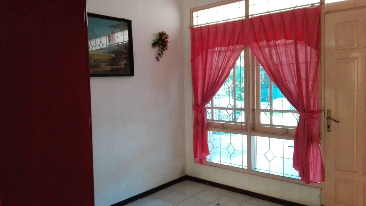 Rungkut, Disewakan Murah🚀 Rumah Siap Huni &amp; Isinya Komplit 🏠 Tinggal Masuk Bawa Koper 📥 - Dealkan