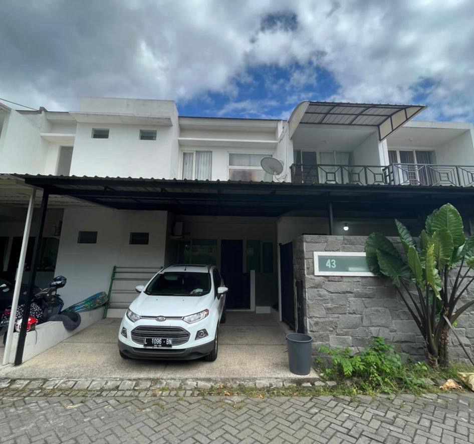 Jl. Lakarsantri De Casa Residence, Dijual rumah lahan luas - Dealkan