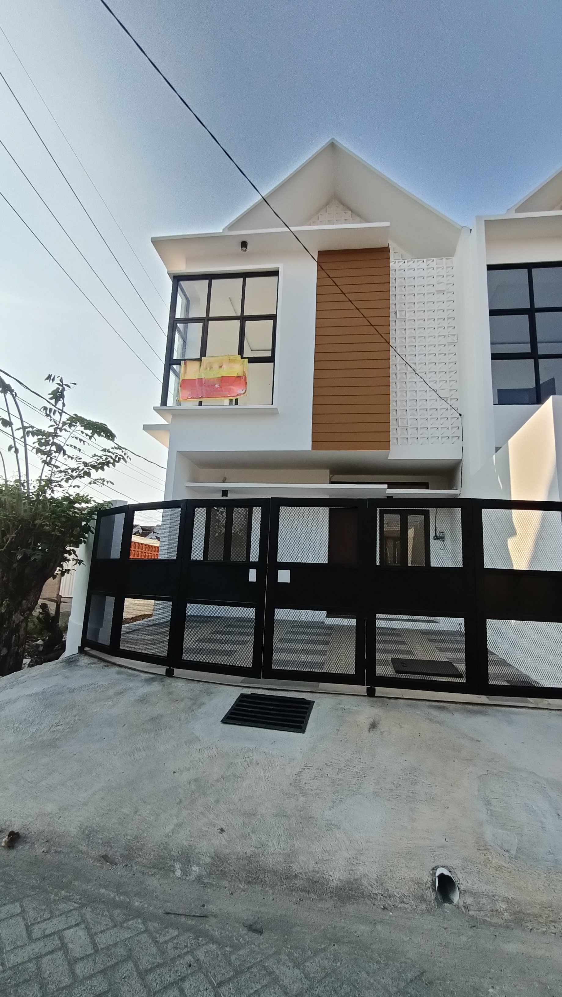 Dijual Rumah Minimalis Modern 2 Lantai Di Darmo Harapan Indah - Dealkan