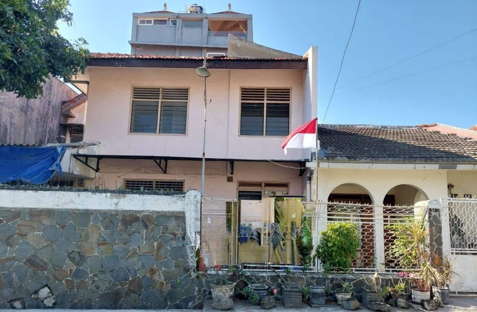 Ngagel Rumah Dijual - Dealkan