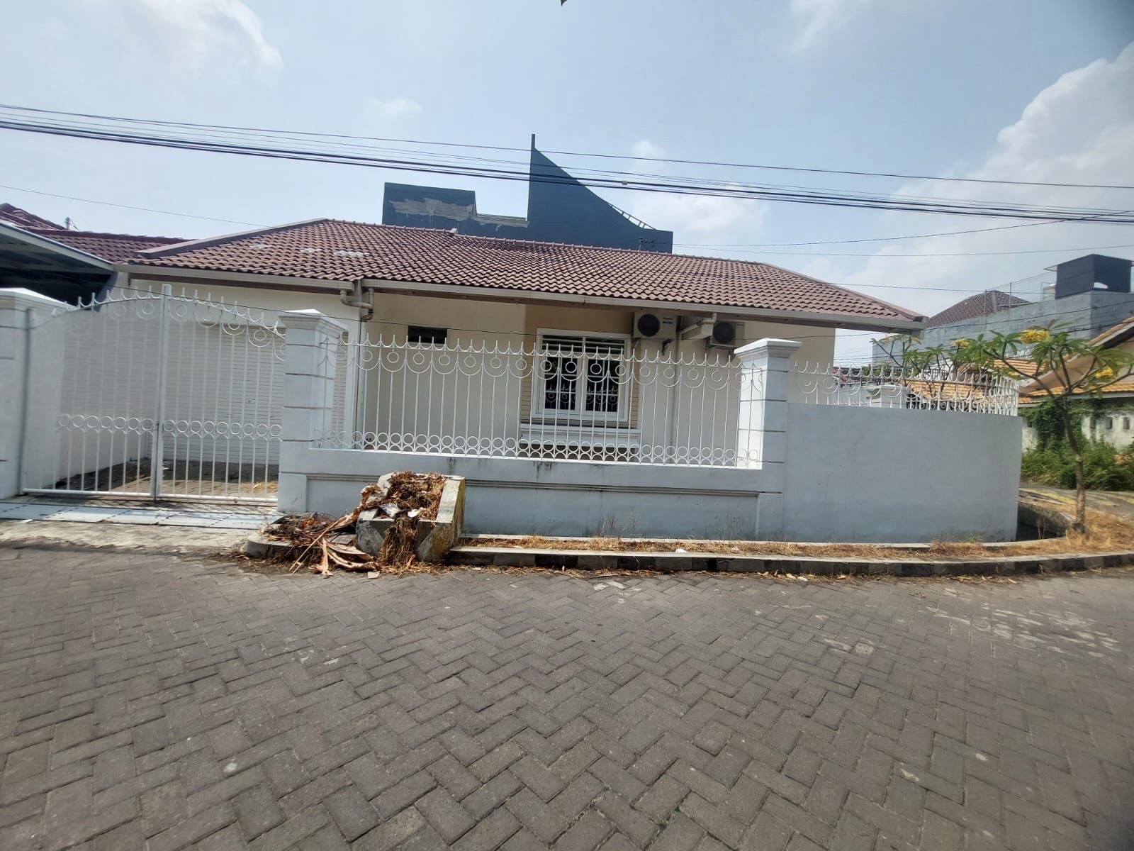 Sutorejo Timur Rumah Dijual - Dealkan