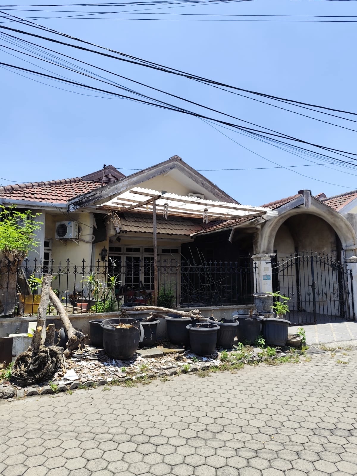 Taman Pondok Indah Wiyung Rumah Dijual - Dealkan