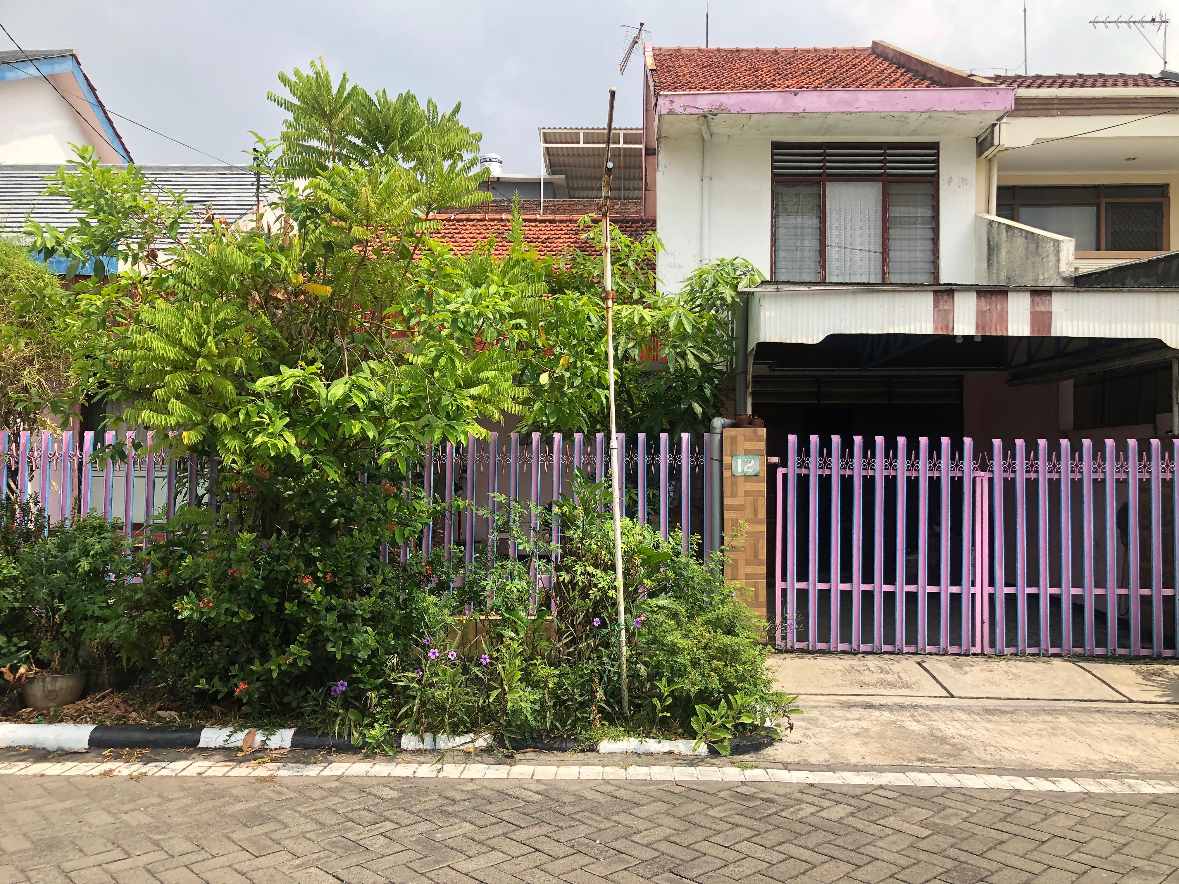 Di jual Murah!! Rumah siap huni kondisi terawat di tenggilis mejoyo - Dealkan