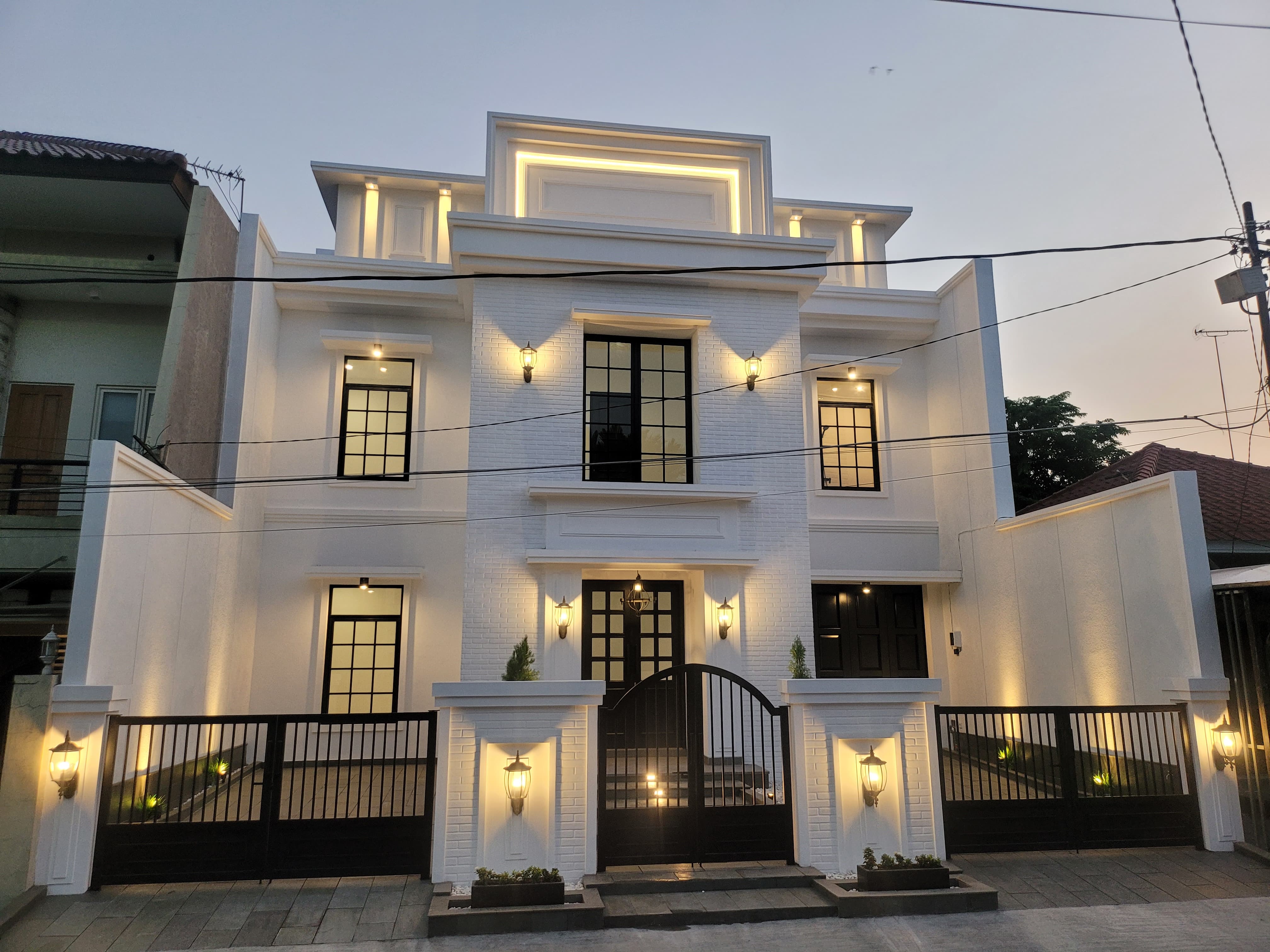 KERTAJAYA INDAH, DIJUAL, RUMAH MODERN COLONIAL GRESS ✨ - Dealkan