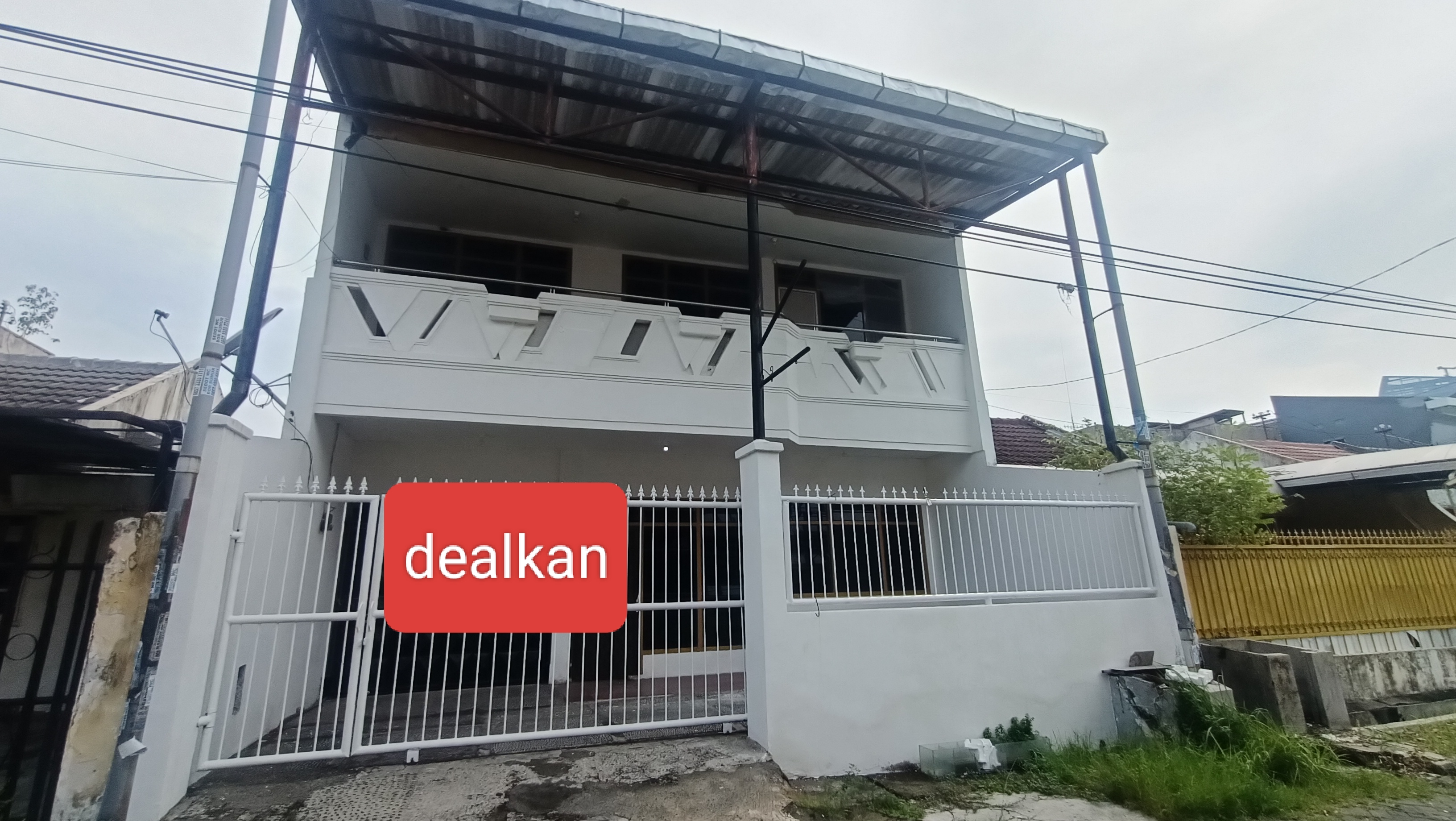 Rumah Simpang Darmo Permai Selatan 2 lantai, Disewakan, Minimalis - Dealkan