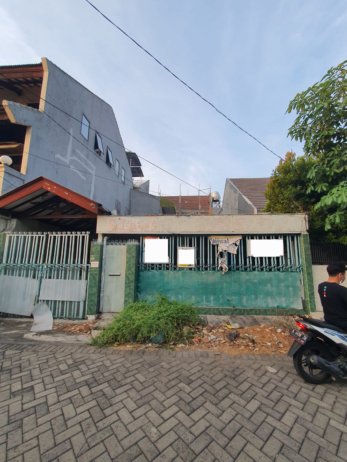 Dijual Rumah Strategis di Satelit Indah, Surabaya Barat - Dealkan