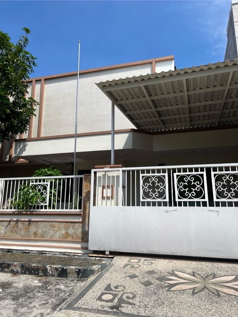 Rumah Dharmahusada Indah Tengah dijual siap huni - Dealkan