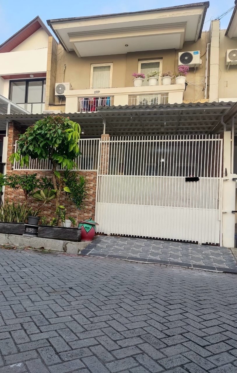 Rumah Manyar Jaya dijual siap huni - Dealkan