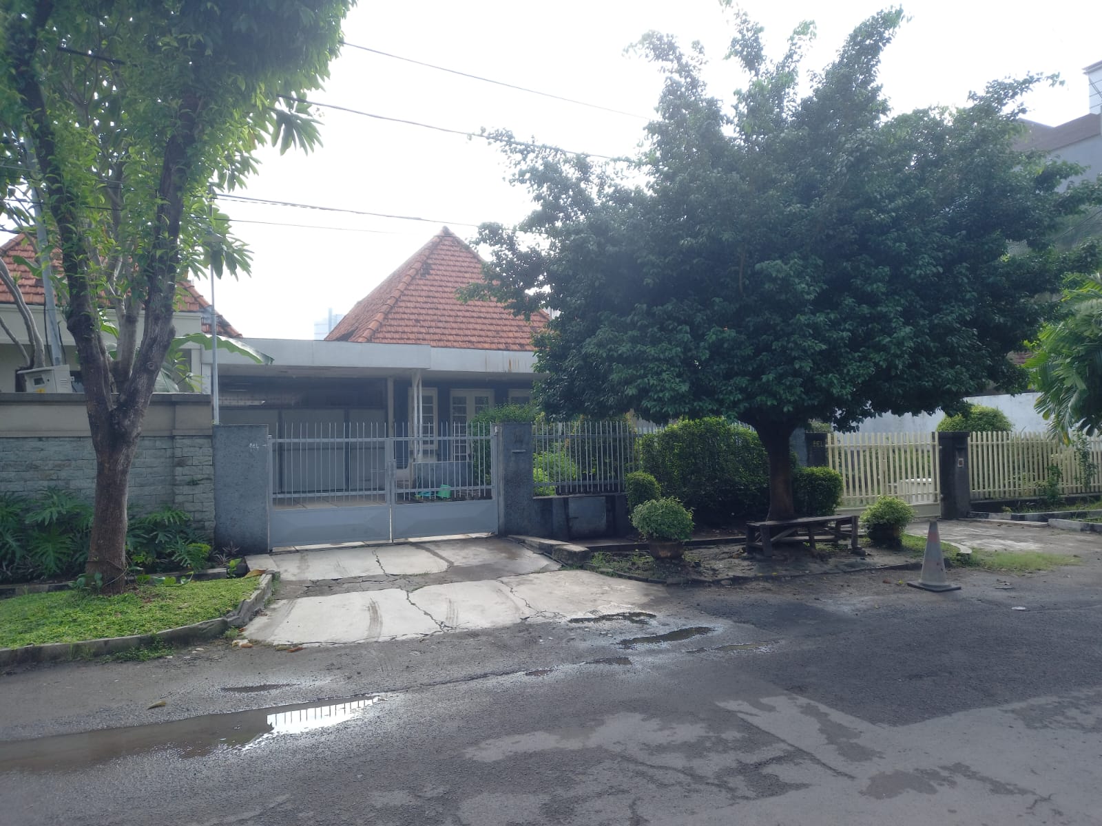 Daerah Untung Suropati ,Disewakan Rumah 1 Lantai (Nego) Siap Huni. - Dealkan