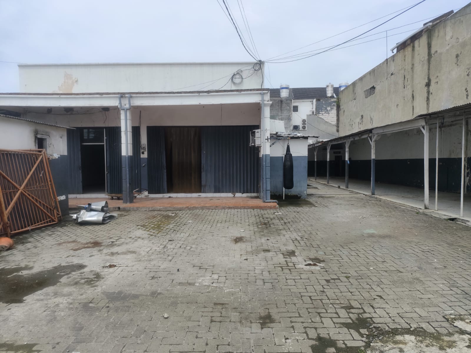 Kantor Layak Pakai - Kutisari Selatan - Dealkan