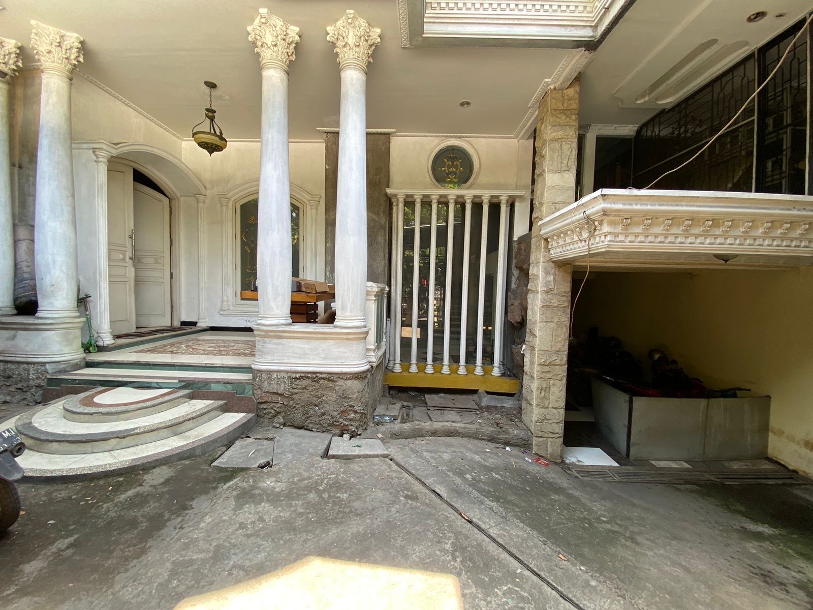 Rumah Mulyorejo Raya dijual siap huni - Dealkan