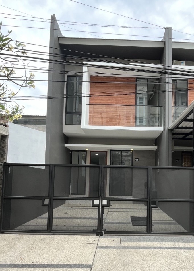 Rumah Gress Sutorejo Prima dijual siap huni - Dealkan