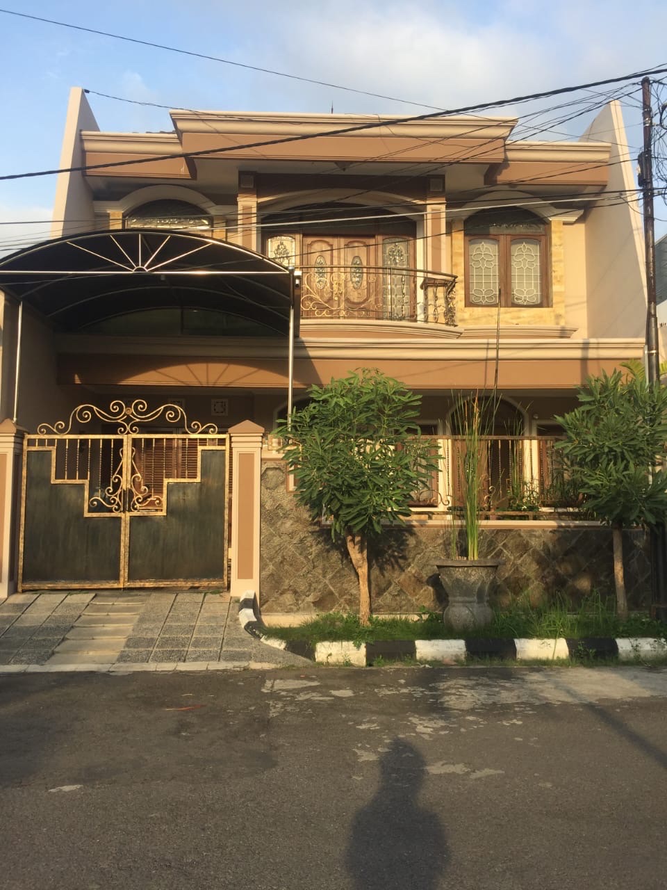 Rumah Sutorejo Prima dijual siap huni - Dealkan