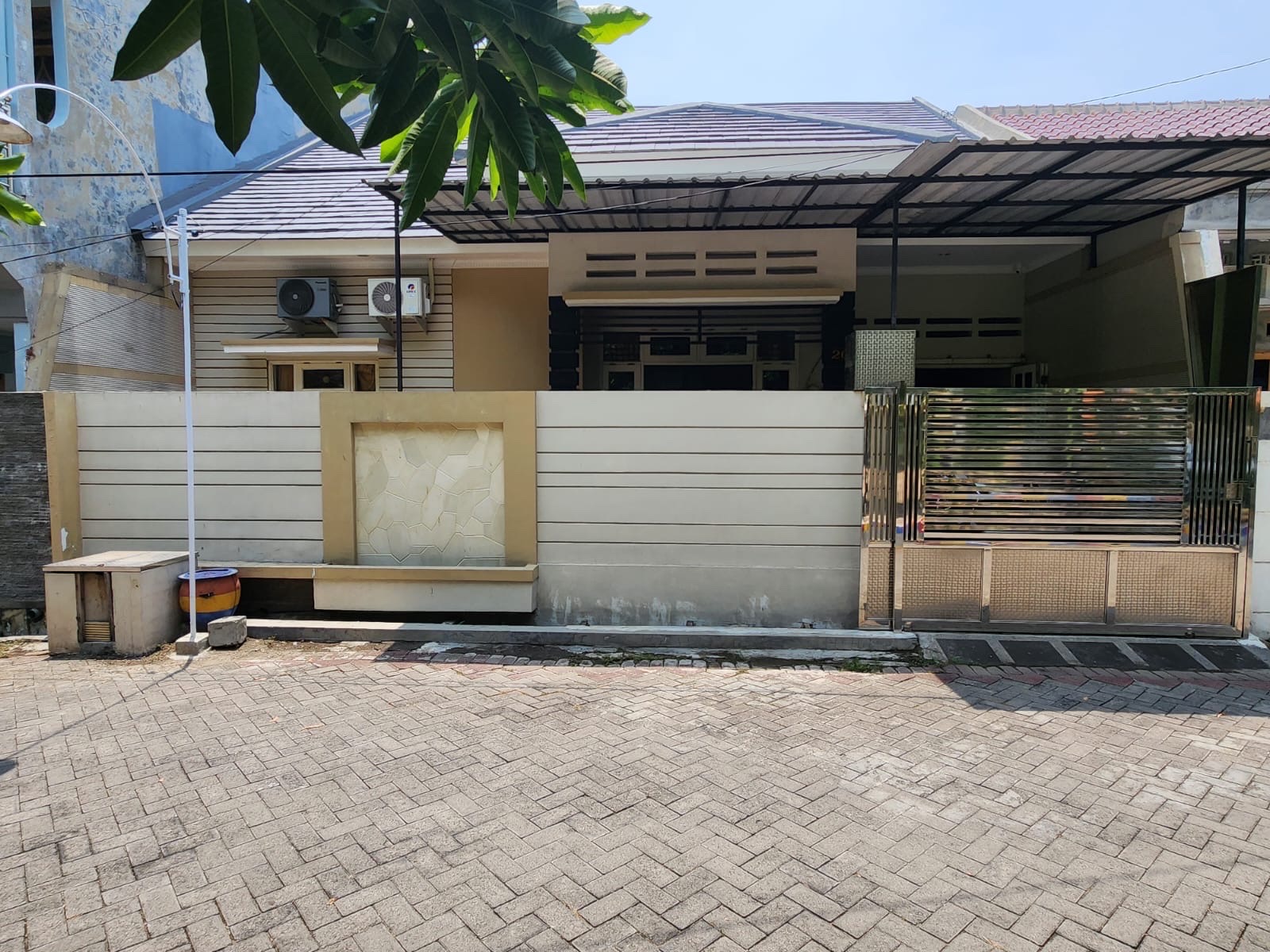 Rumah Mulyosari Utara dijual siap huni - Dealkan