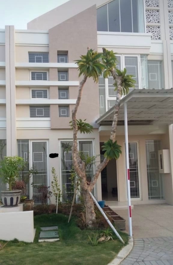 Rumah Pakuwon City dijual siap huni - Dealkan