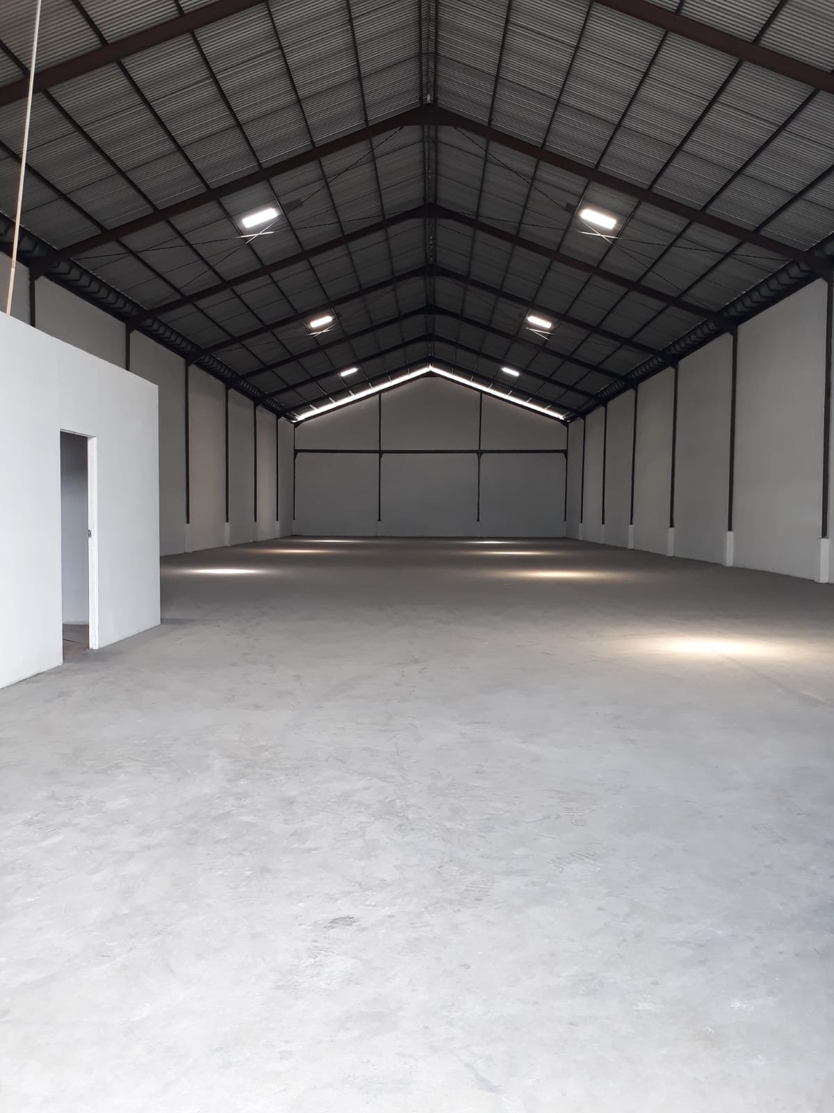 Gudang Margomulyo disewakan siap huni - Dealkan