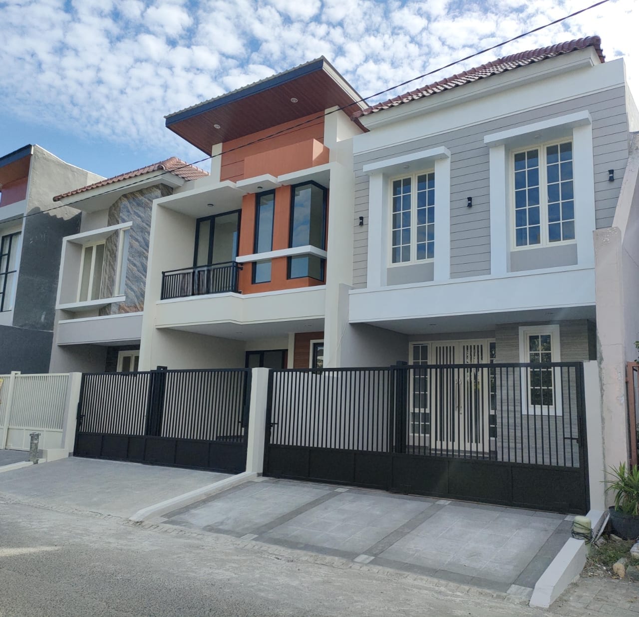 DIJUAL RUMAH PANTAI MENTARI - Dealkan