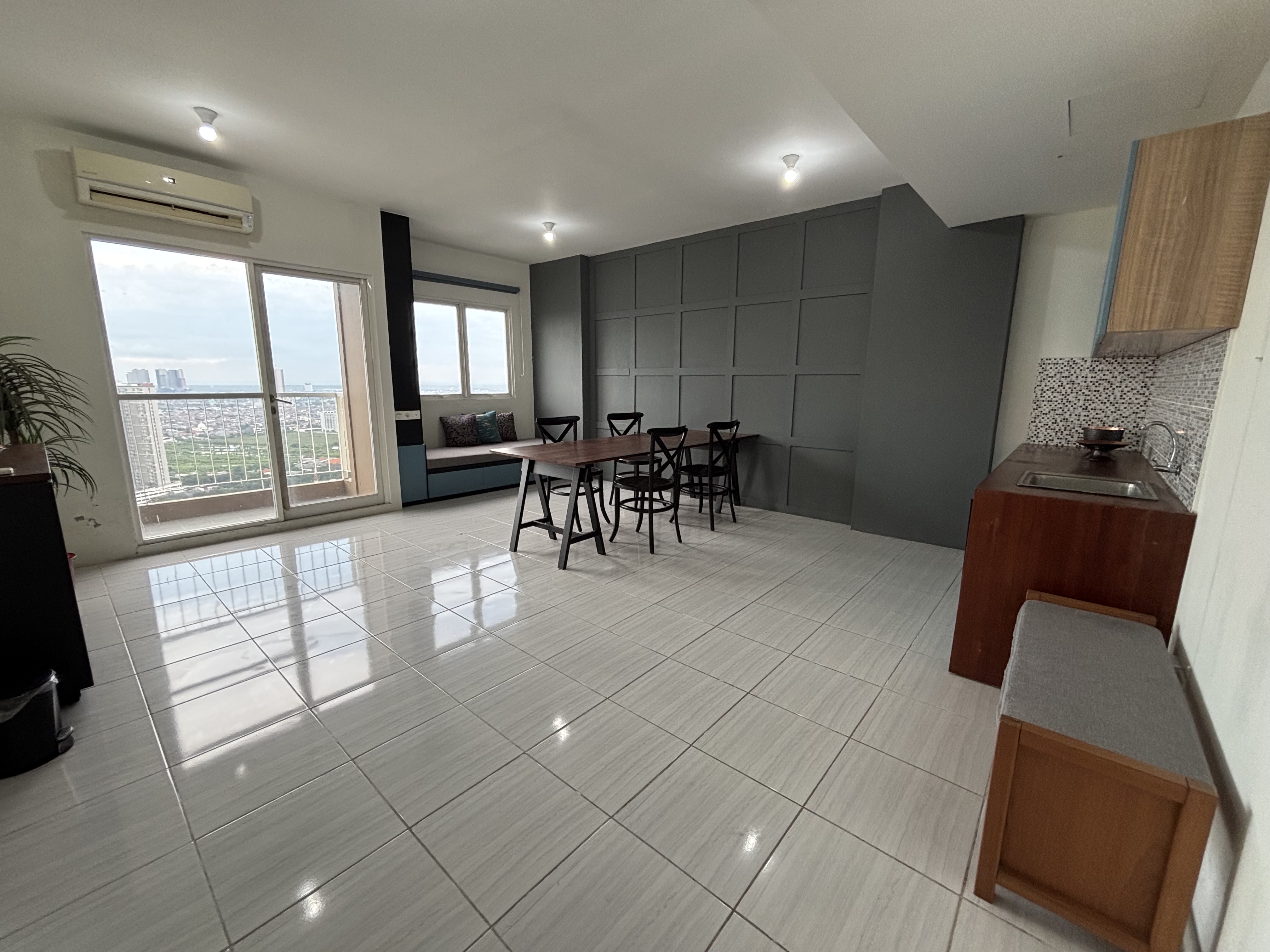 RENT APARTMENT PUNCAK DHARMAHUSADA (Tipe Suite, ruangan & kamar sangat luas) - Dealkan