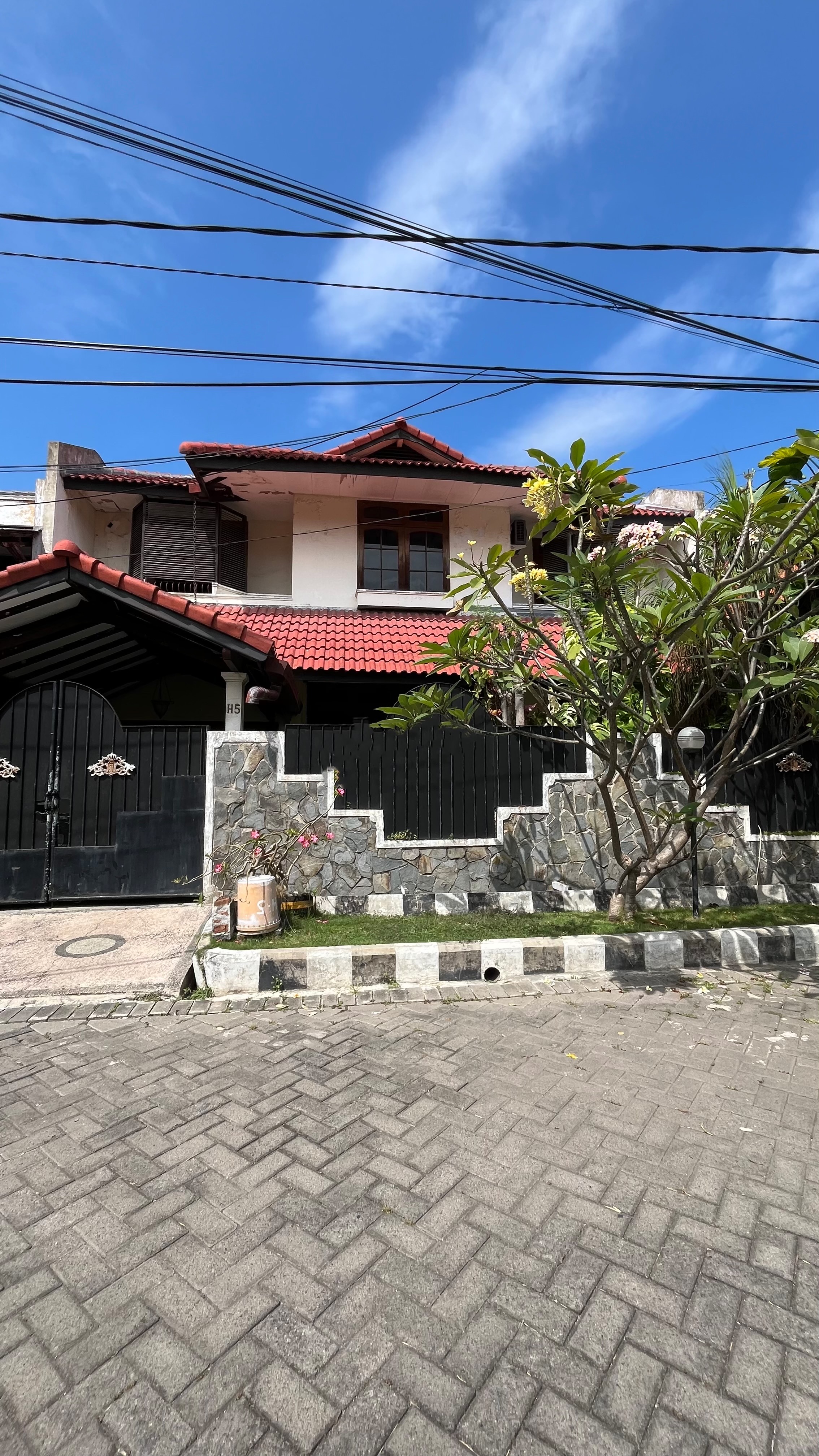 Dijual rumah di Prapen Indah - Dealkan