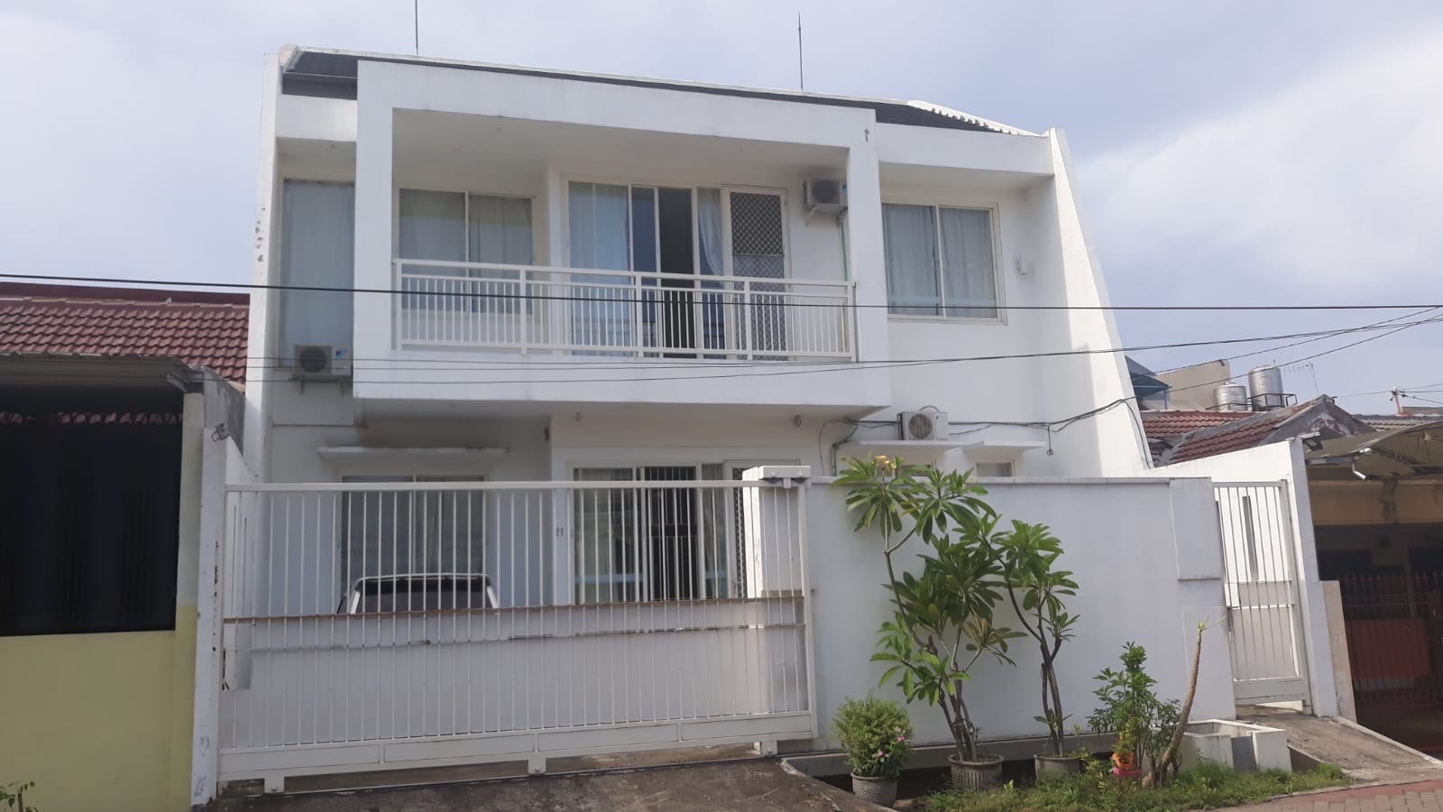 Rumah Kutisari dijual siap huni furnish - Dealkan