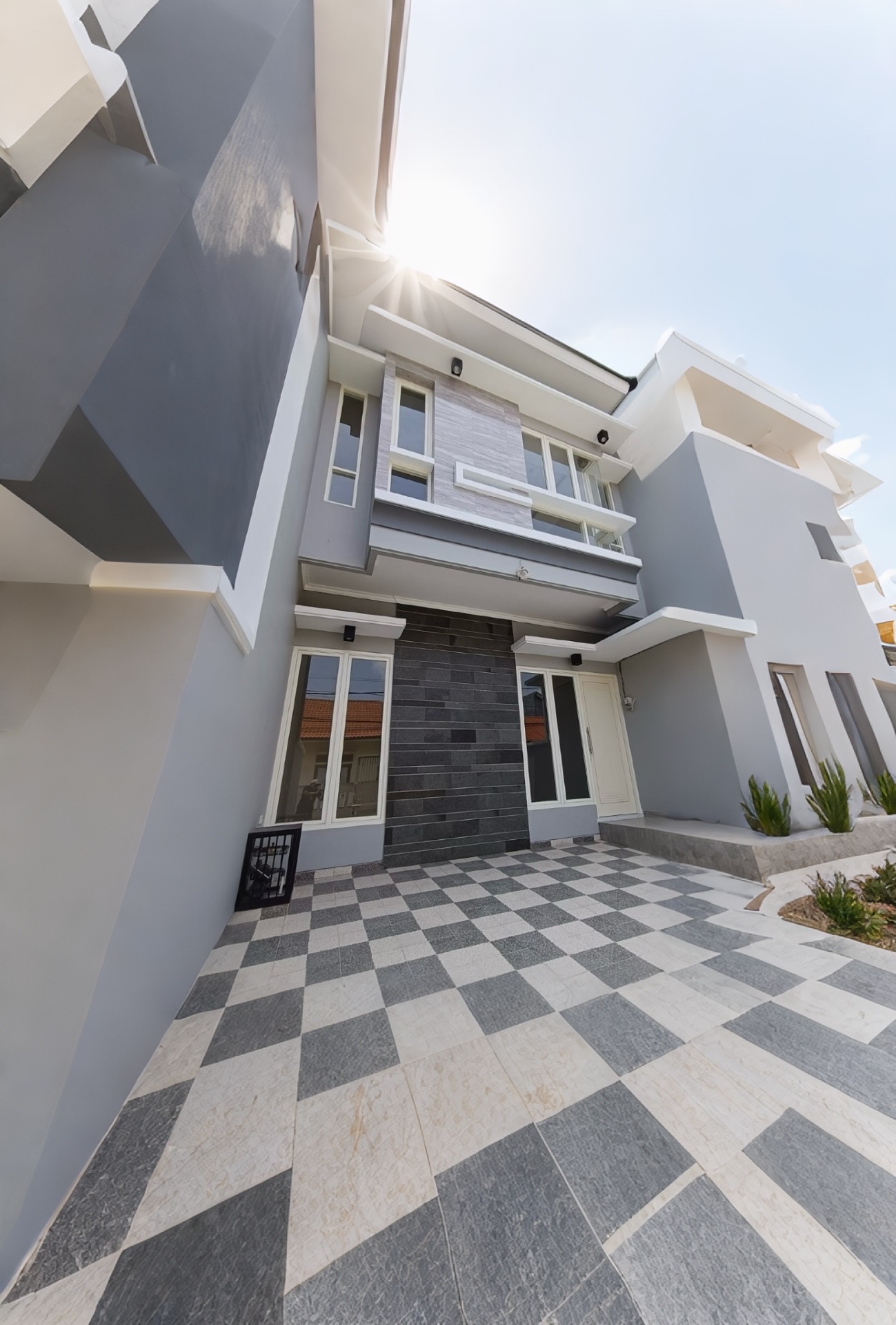 dijual rumah baru gress jemursari - Dealkan