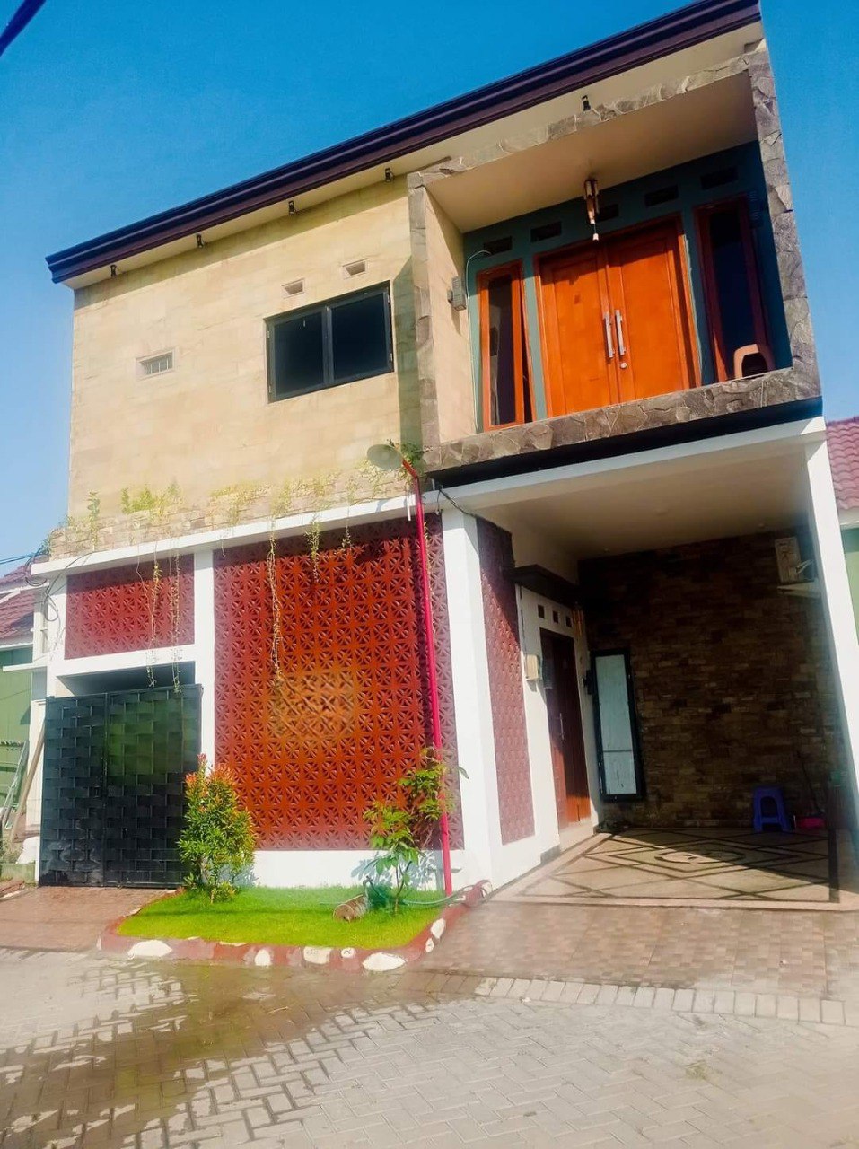 Permata GMR Dijual Rumah 2 Lantai Jual Cepat - Dealkan
