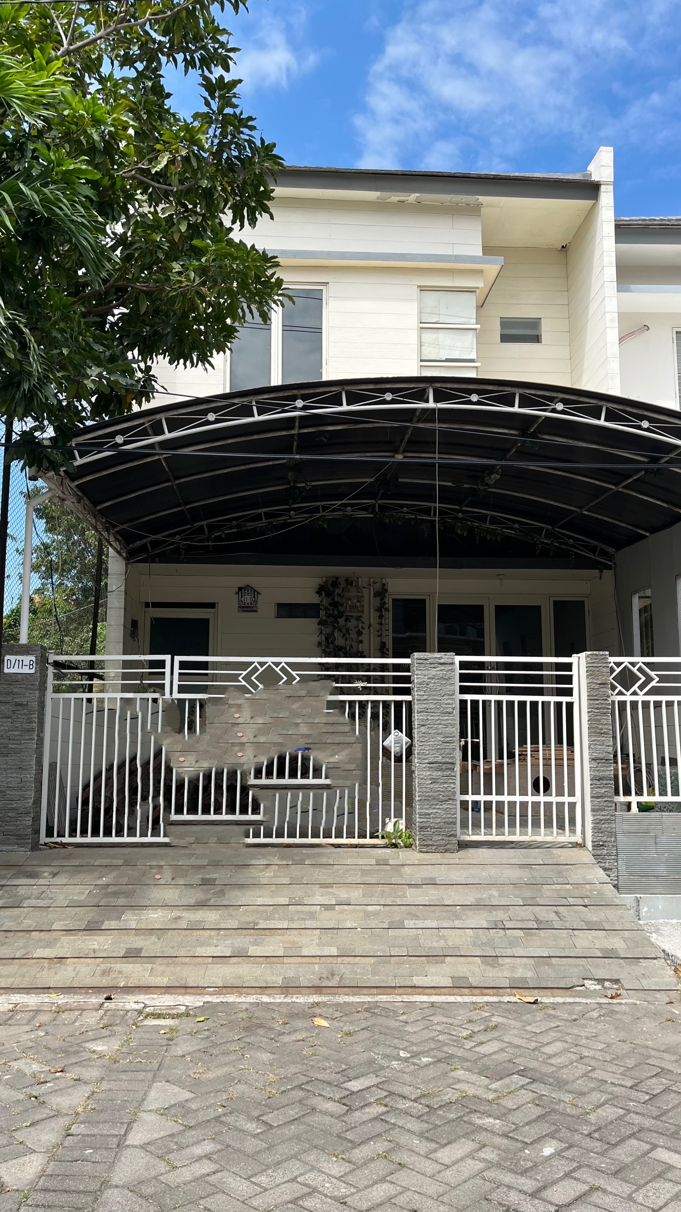 dijual dan disewakan rumah bagus 2 lantai di prapen indah - Dealkan