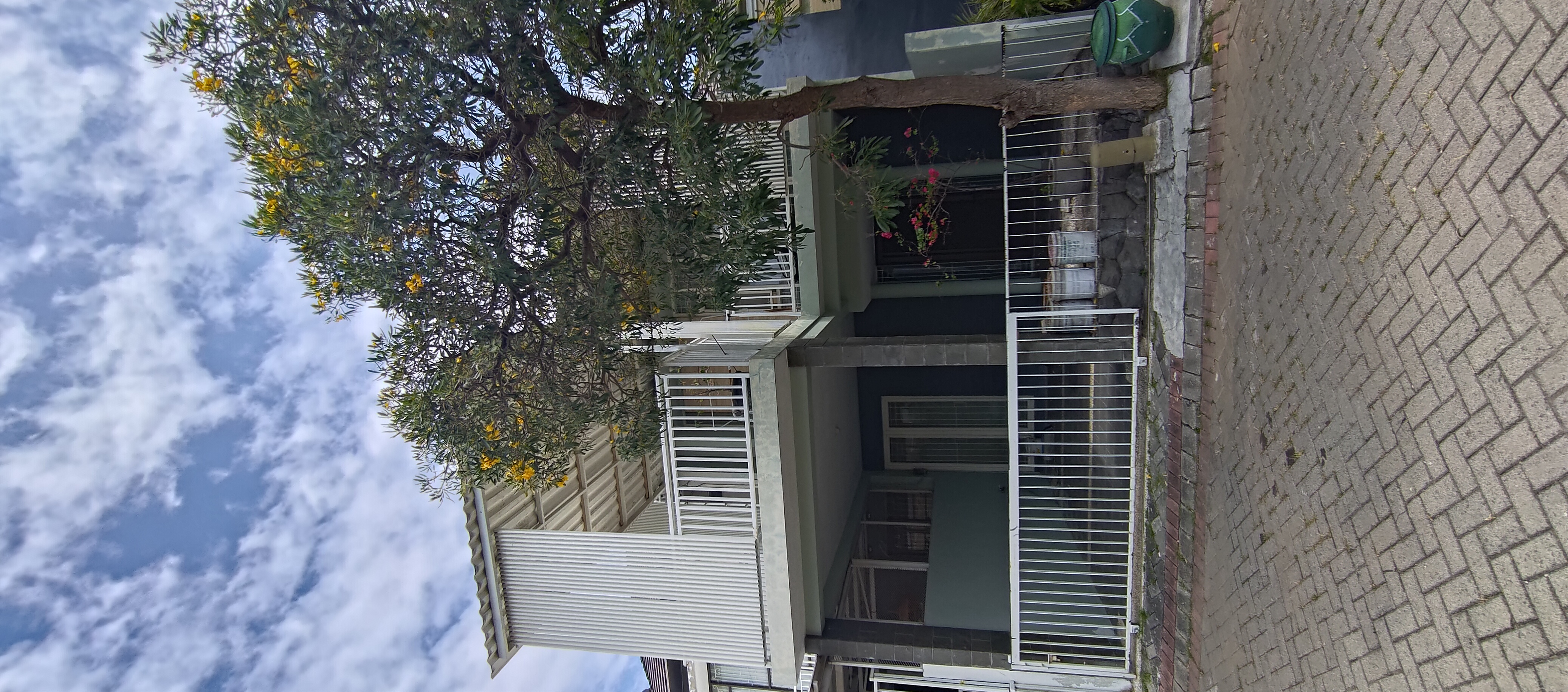 PANTAI MENTARI DIJUAL SEMI FURNISHED - Dealkan