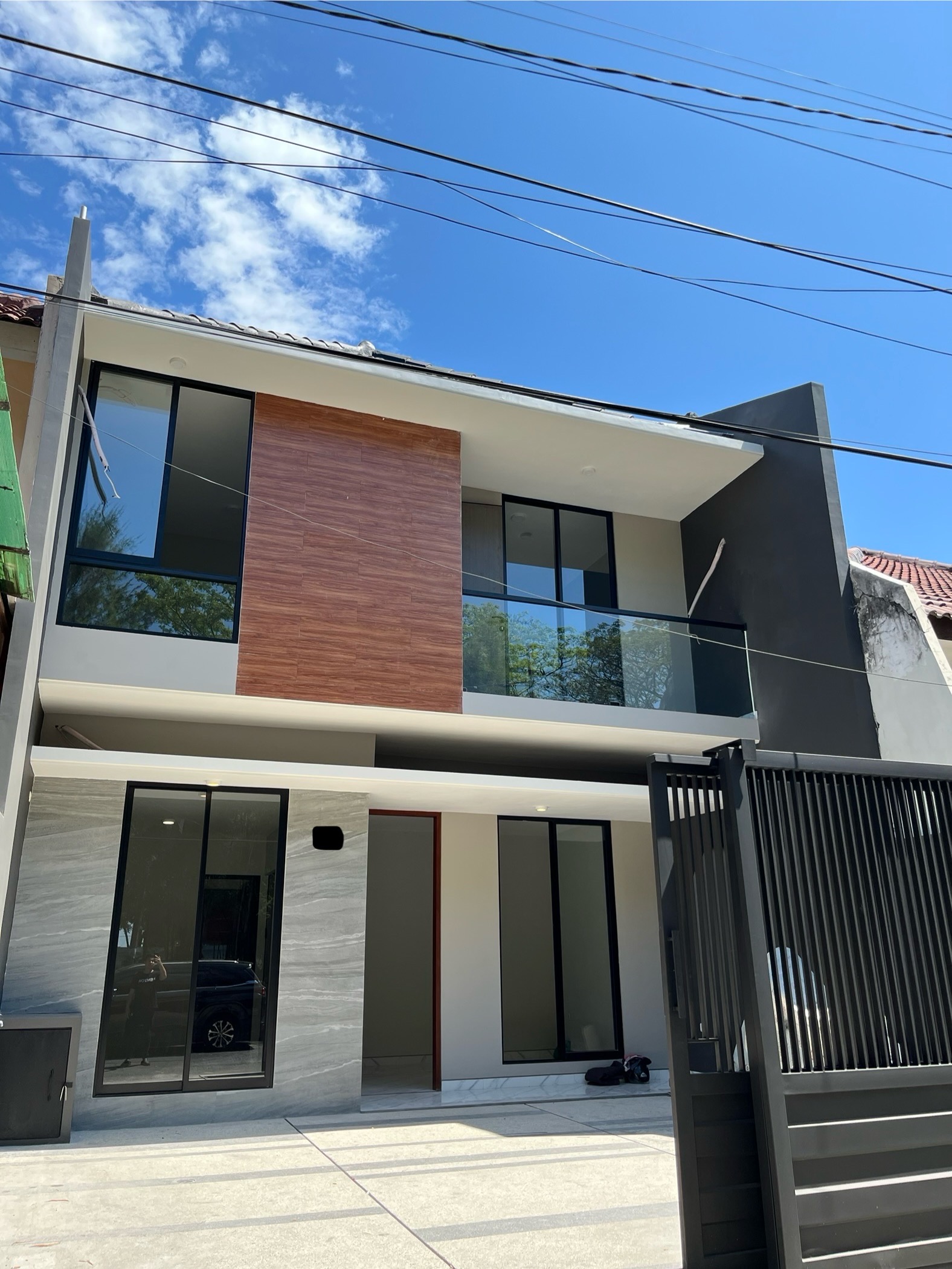 Rumah Pantai Mentari dijual siap huni - Dealkan