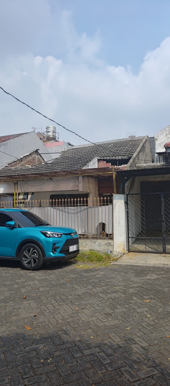 Rumah Hitung Tanah Klampis Dijual - Dealkan