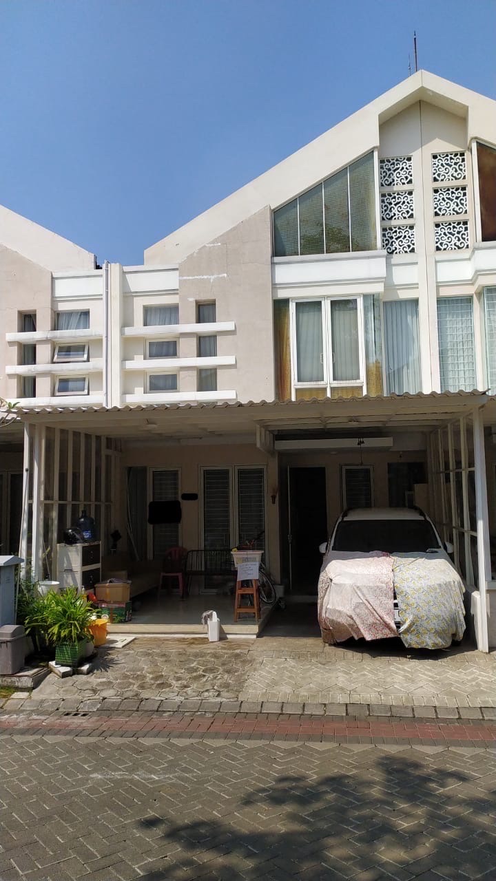 Rumah Pakuwon City dijual siap huni - Dealkan
