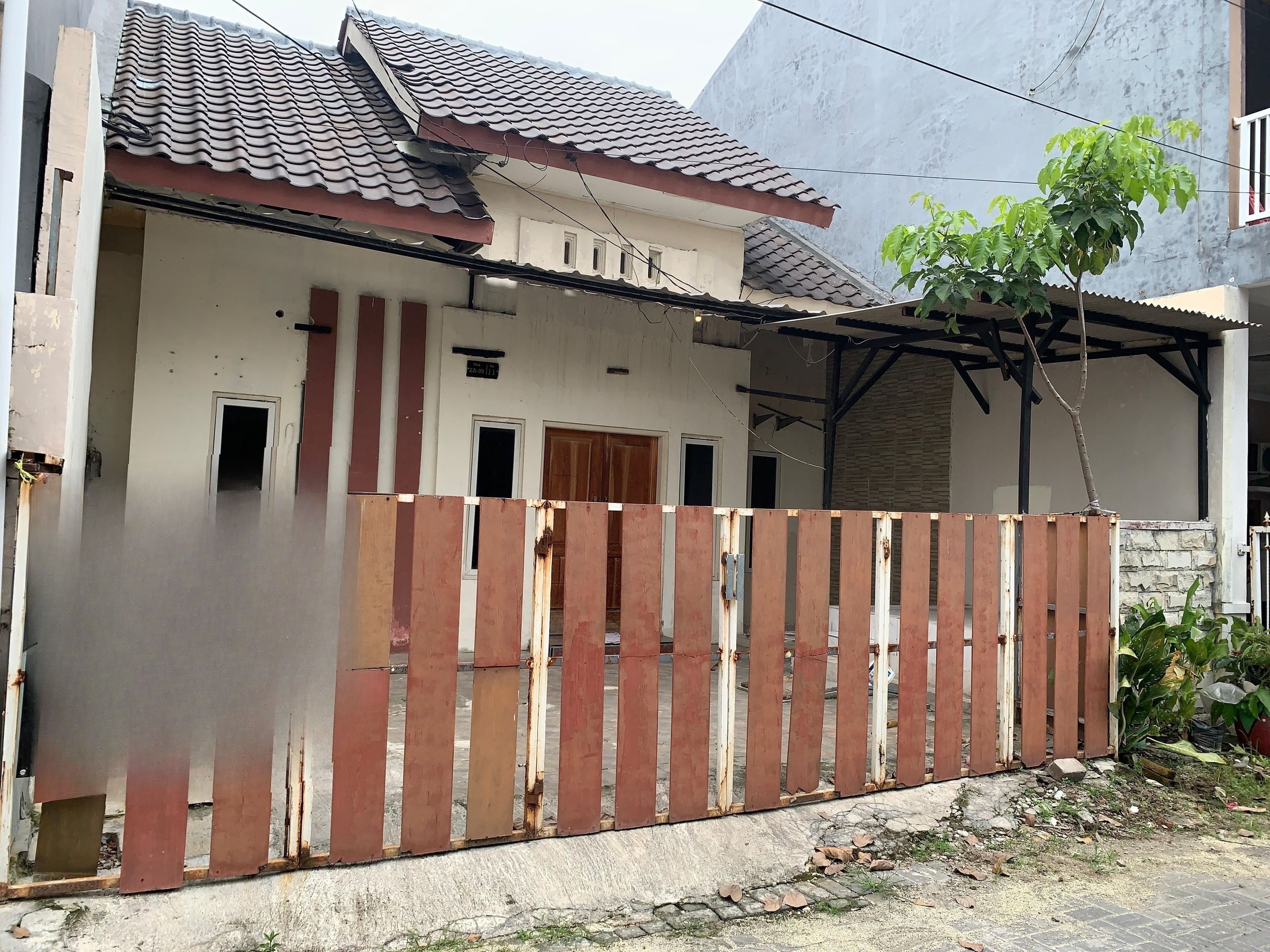 Surabaya Barat, Wiyung, Dijual / Disewakan SIAP HUNI, Rumah Minimalis Pondok Maritim ASRI Nyaman - Dealkan