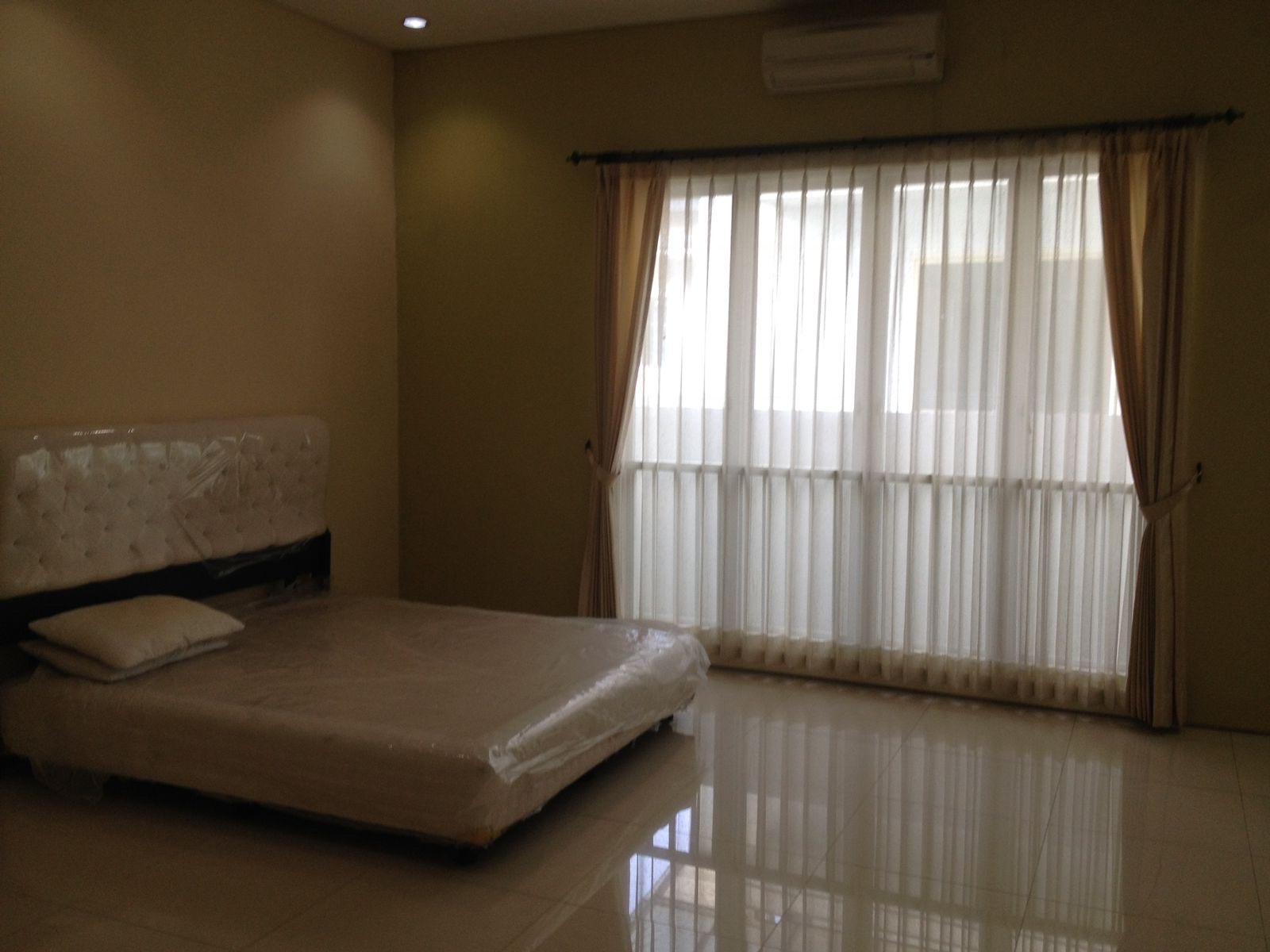 Royal Residence Rumah Disewakan - Dealkan