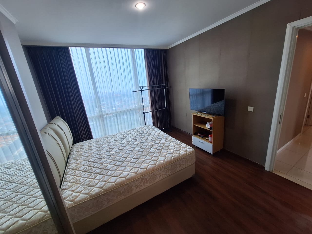 Via Vue apartemen ciputra world disewakan Full Furnish - Dealkan