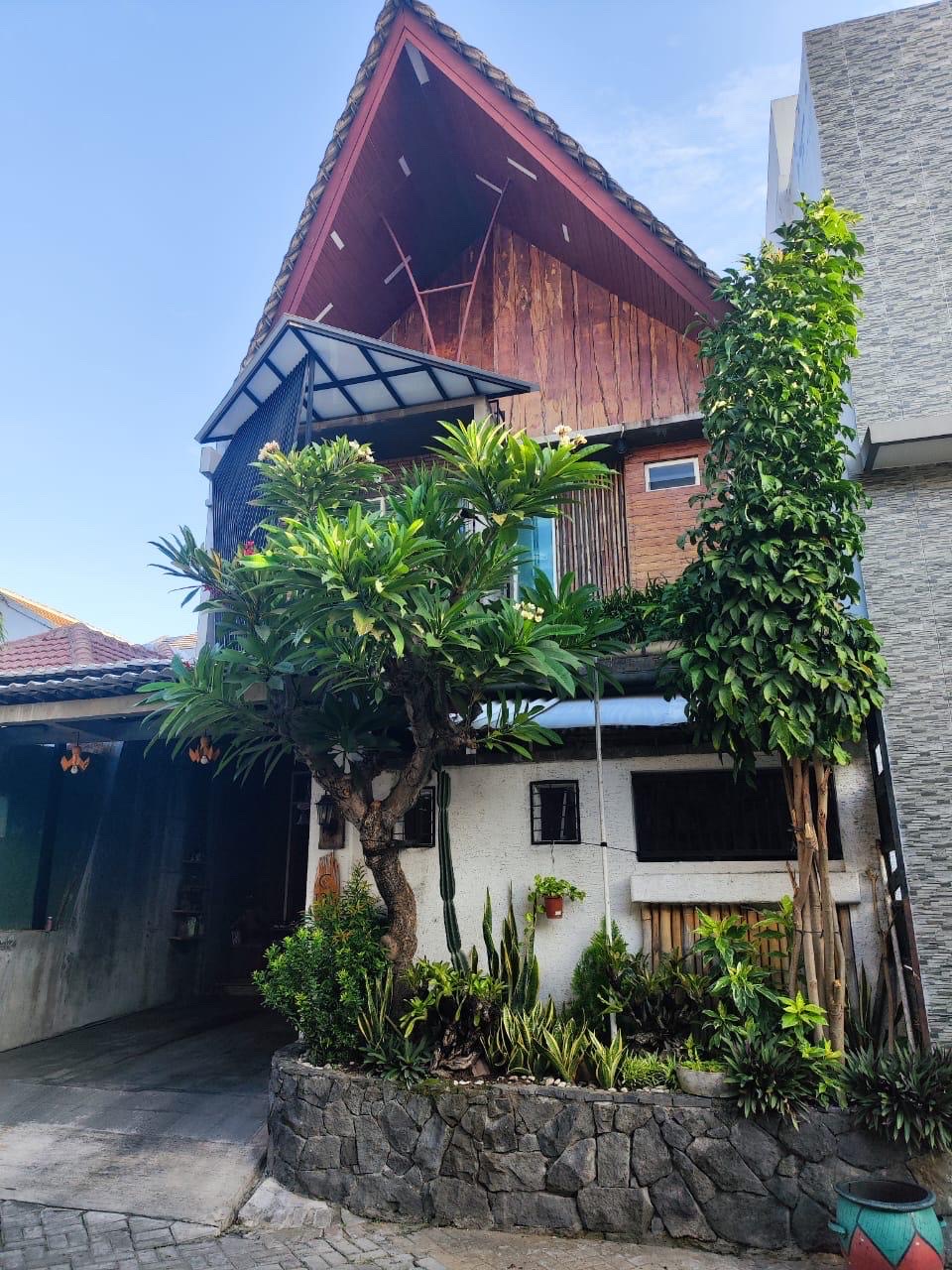 Rumah Palm Spring Dijual - Dealkan