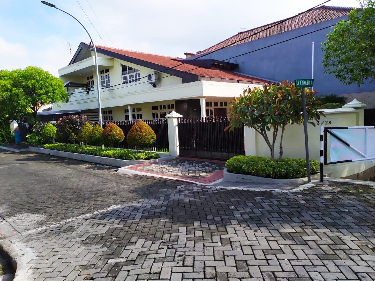 Gambar Kecil 1
