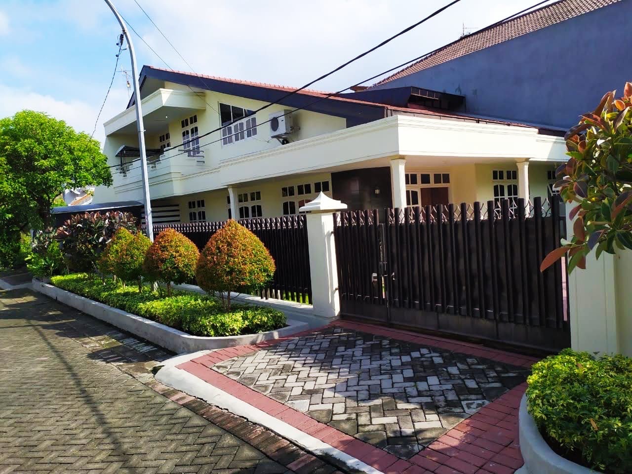 Dijual rumah 2 lantai ketintang Baru - Dealkan