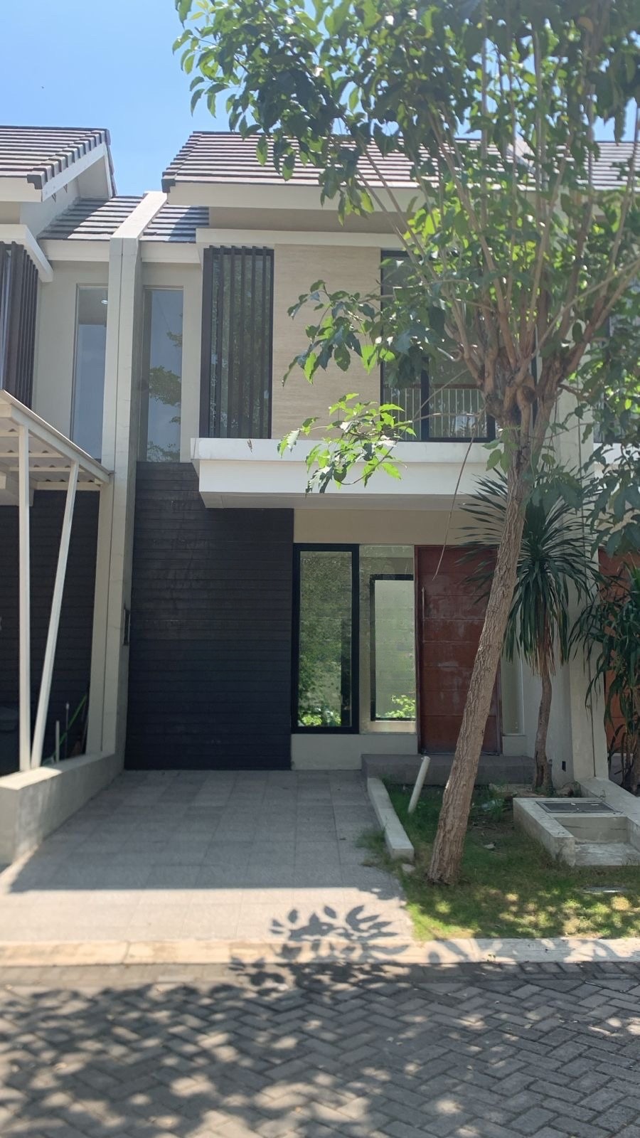 Northwest Lake Rumah Disewakan 2 Lantai - Dealkan