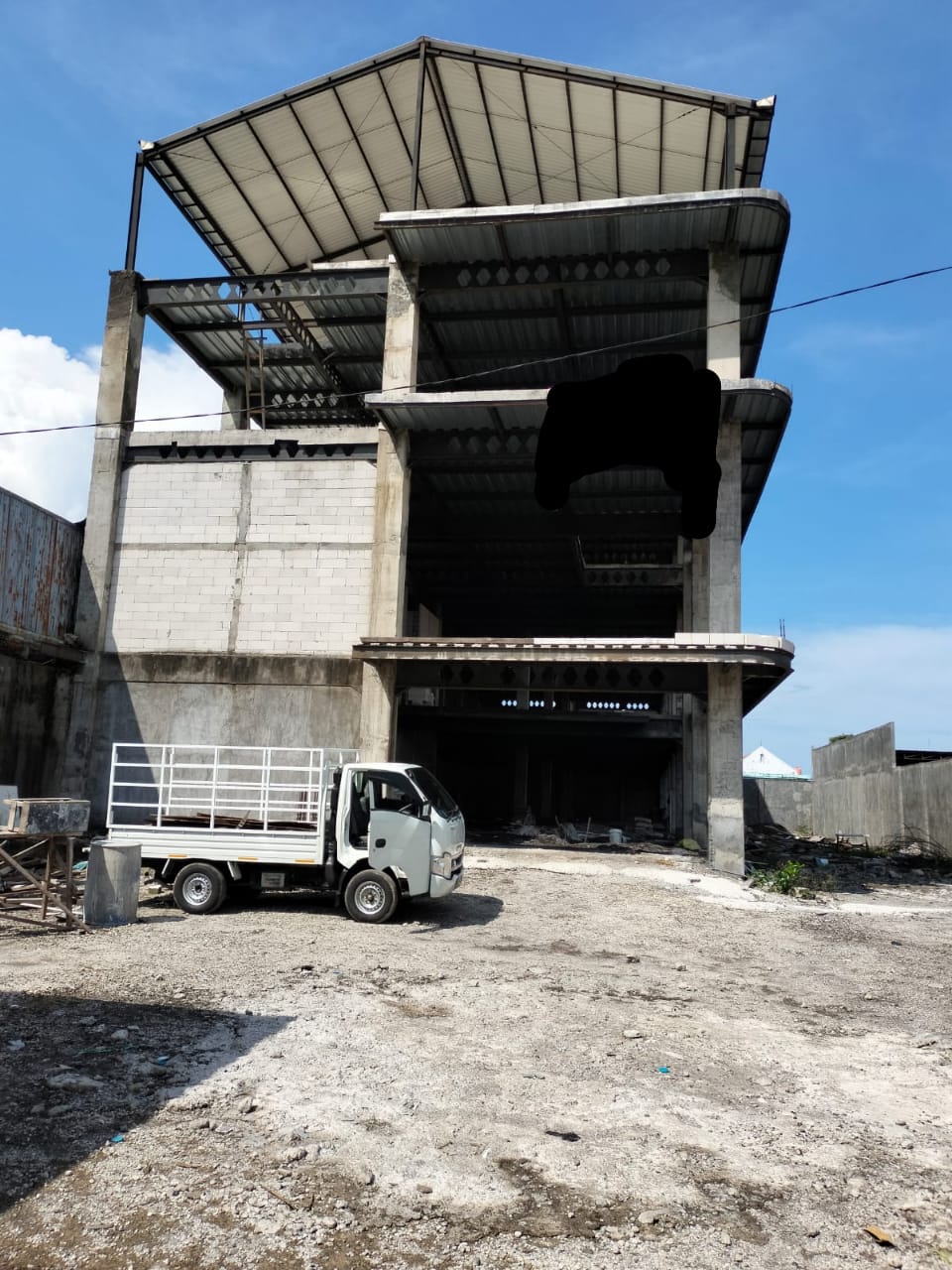 Gedung bisa dijadikan gudang 4 lantai Kedung cowek - Dealkan