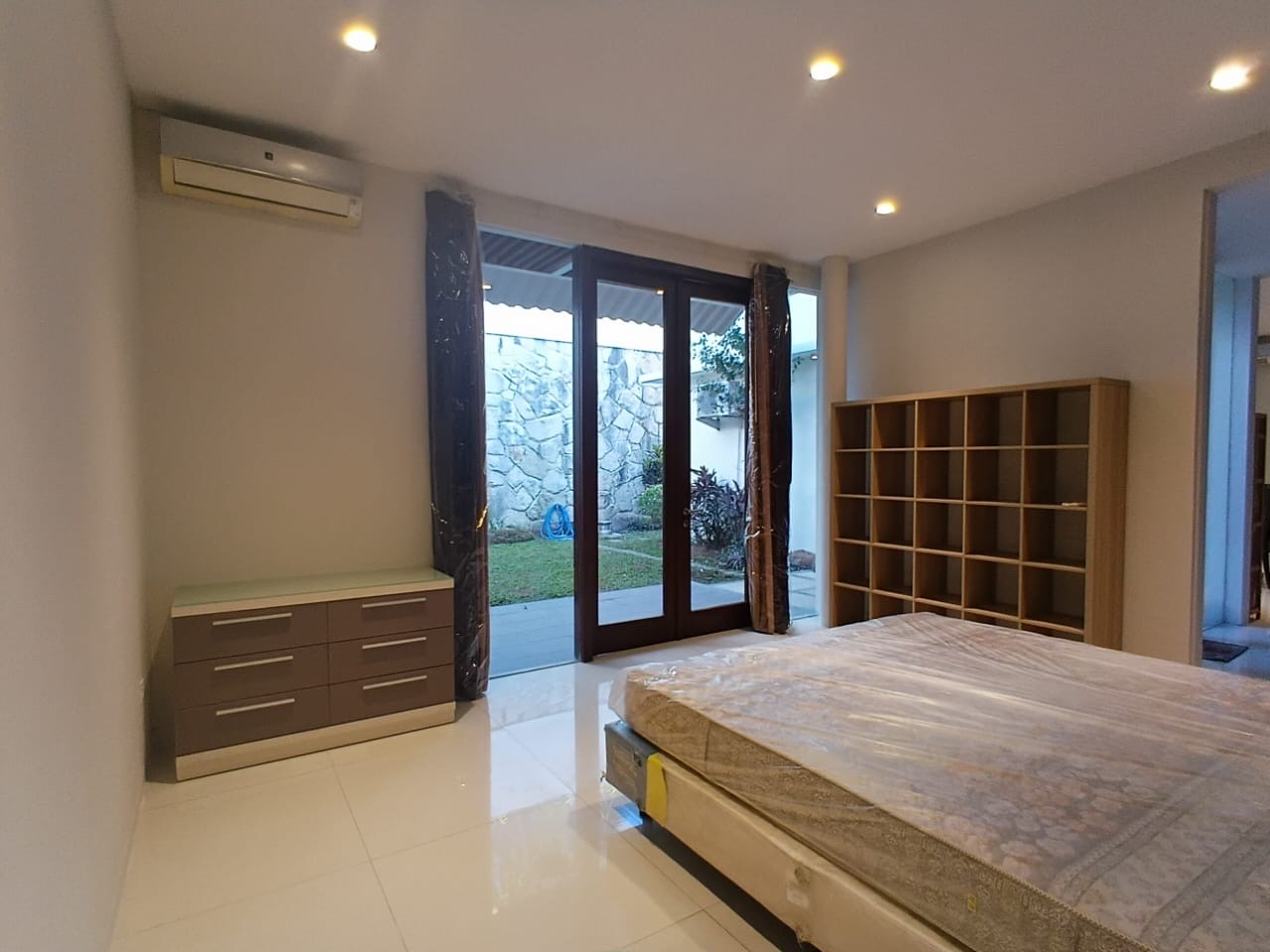 Newton Hill Rumah Full Furnished Disewakan - Dealkan