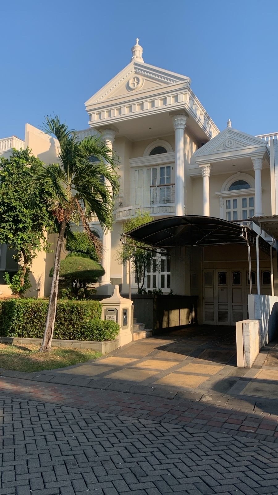 Raflles Garden Rumah Citraland Mewah siap Huni Full renovasi - Dealkan