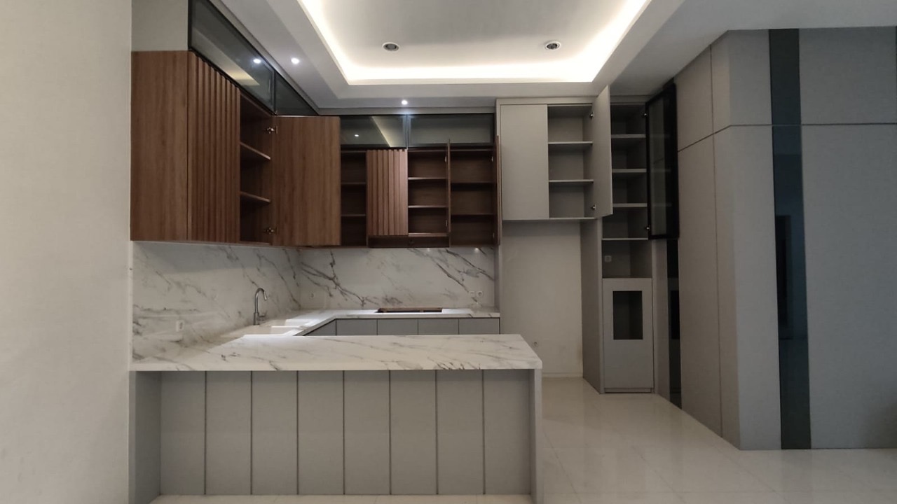 Woodland Citraland Rumah Dijual 2 Lantai semi Furnished - Dealkan
