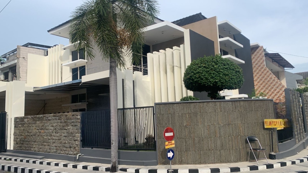 Darmo Permai Rumah Hook Dijual Full Furnish Mewah siap Huni - Dealkan