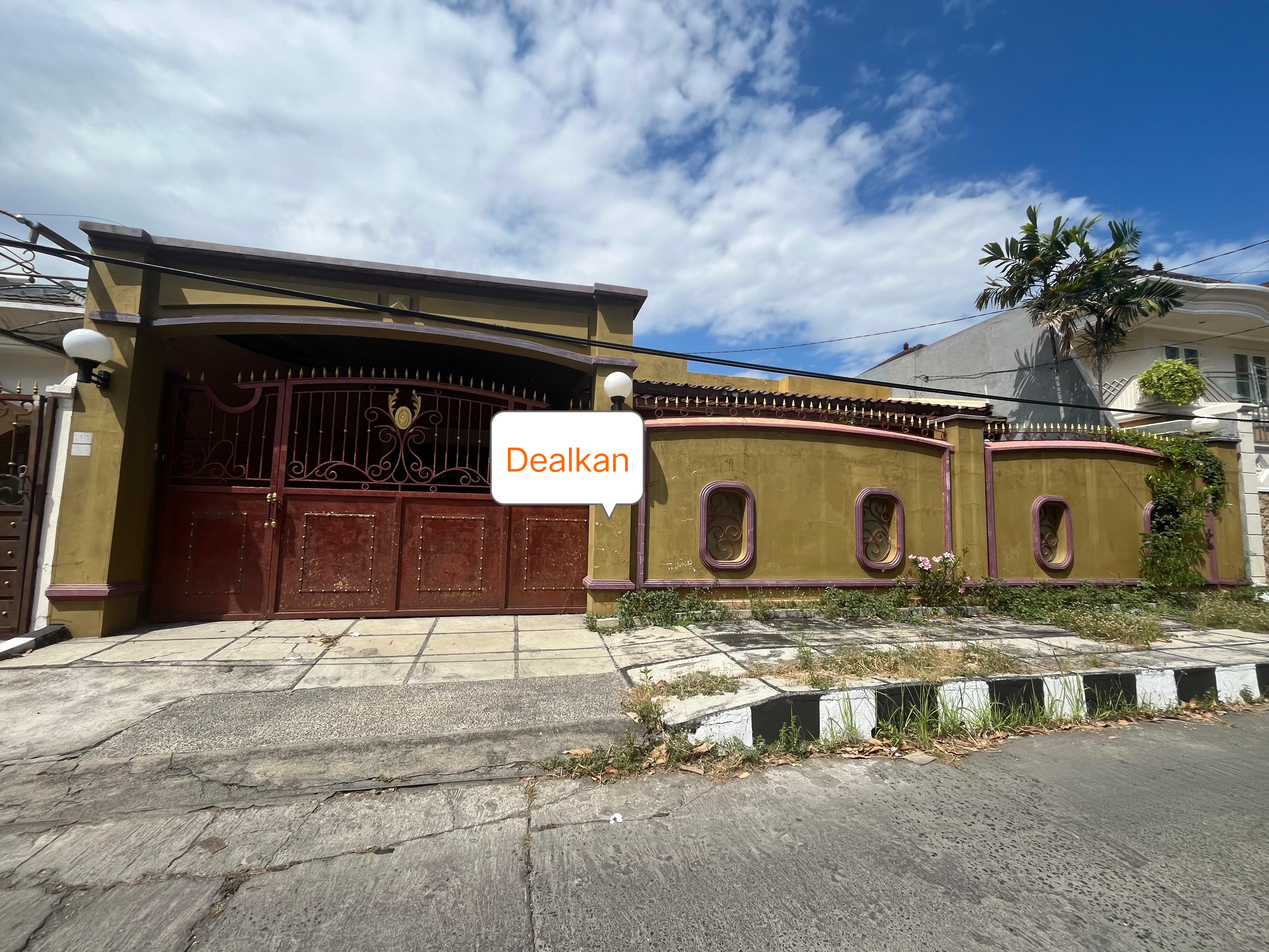 Disewakan dan Dijual rumah 2 lantai Darmo Permai Selatan selangkah ke TBMO - Dealkan