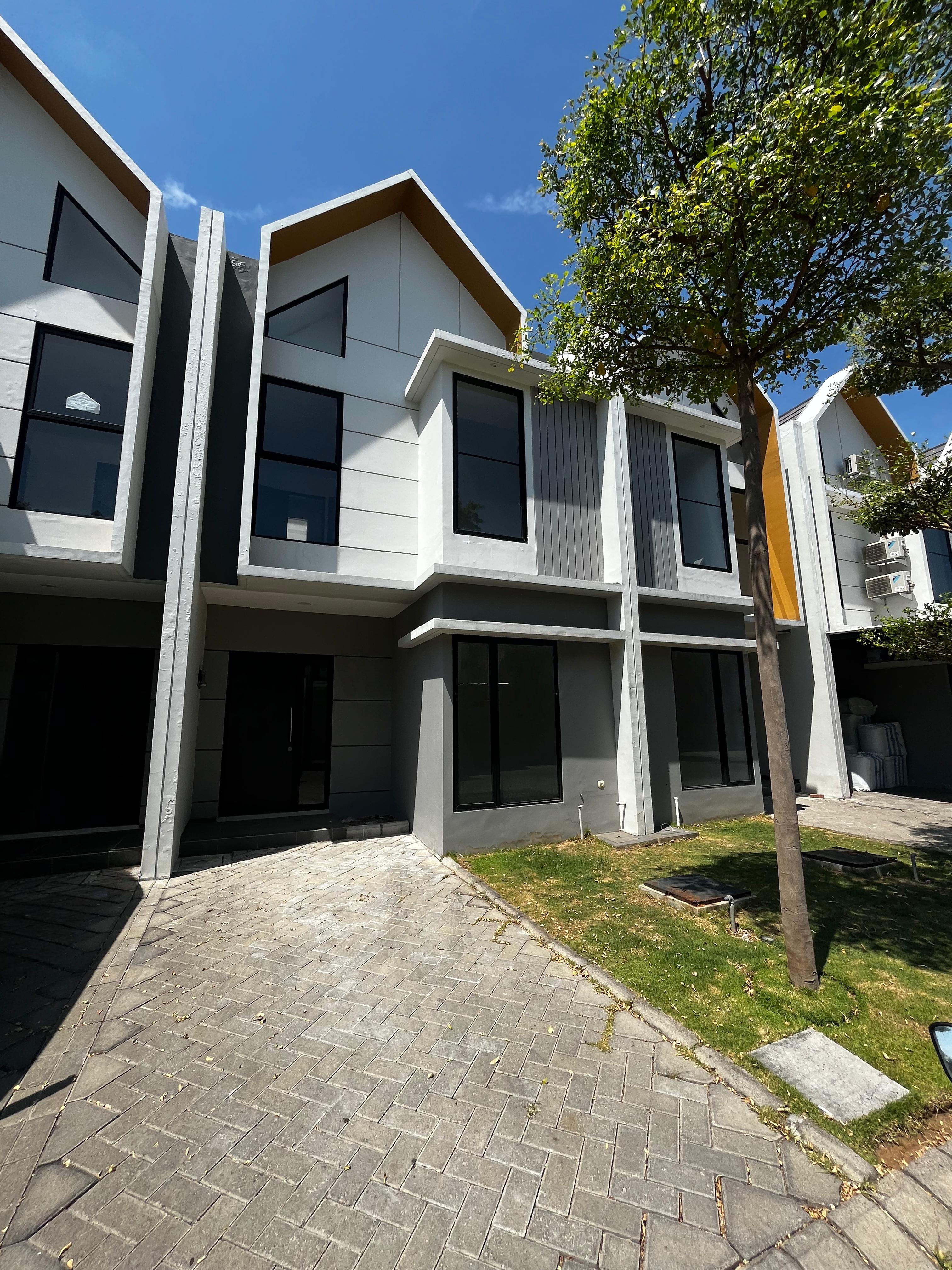 Rumah Grand Eastern dijual, 2 lantai, 1Man - Dealkan