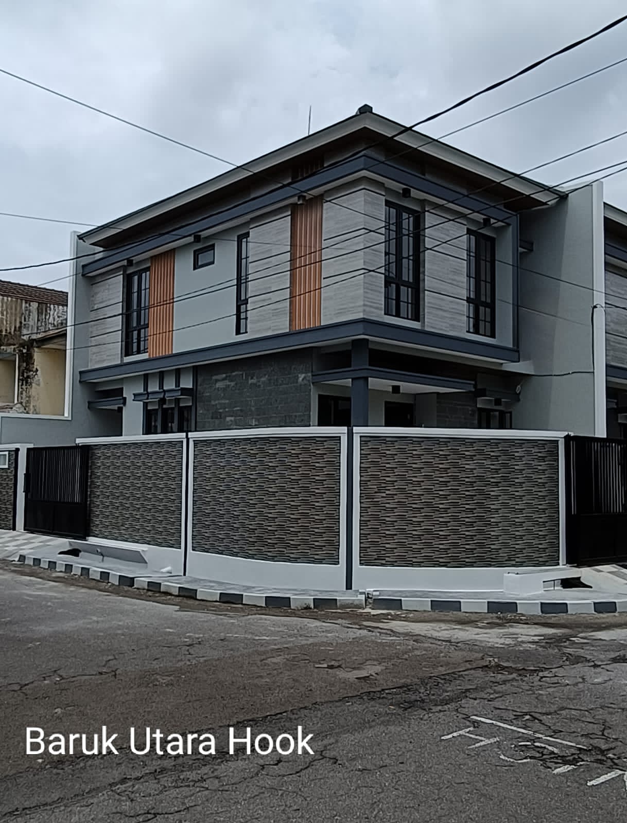Rumah Gress Minimalis Kontemporer Hanya Selangkah ke MERR - Dealkan