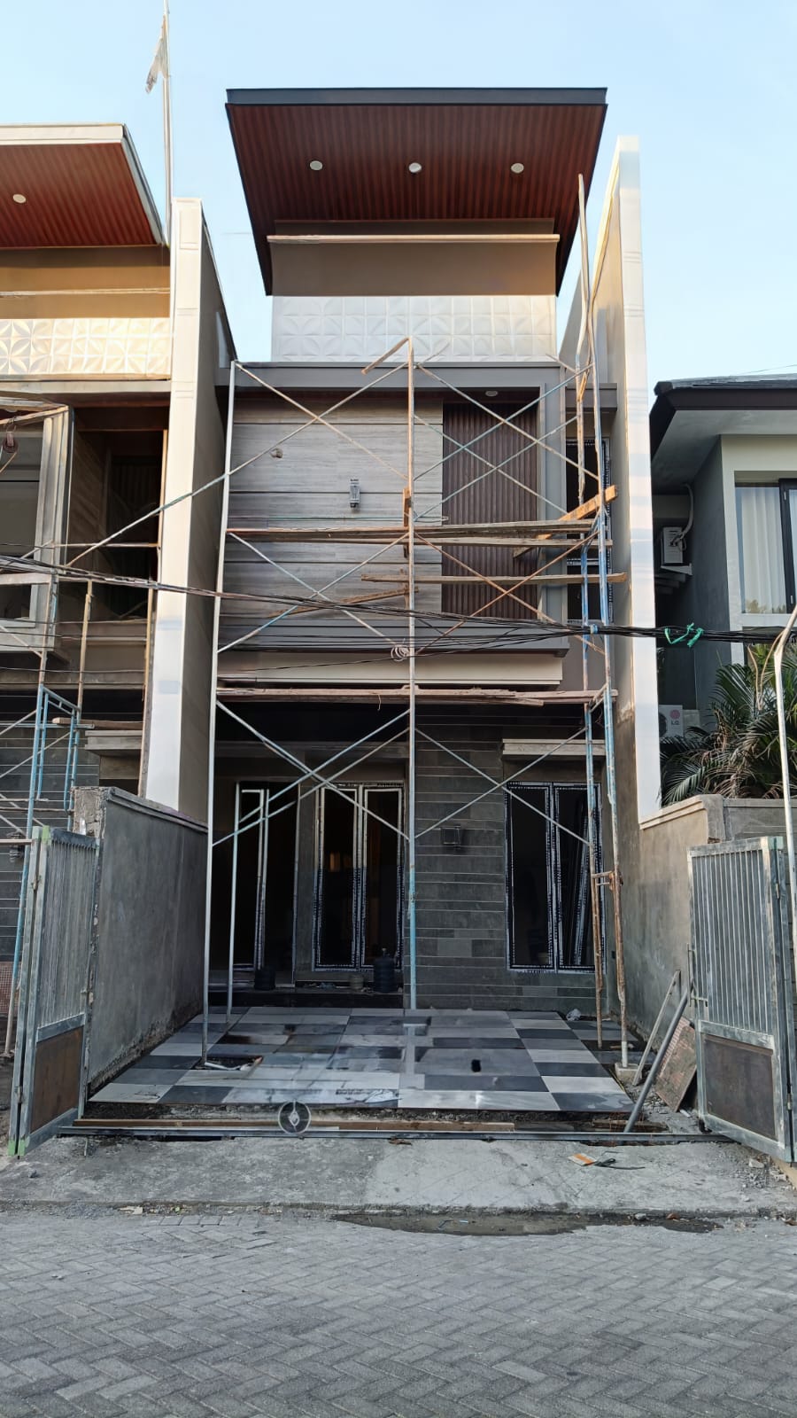 Rumah Gress Manyar Jaya (Standard) - Dealkan