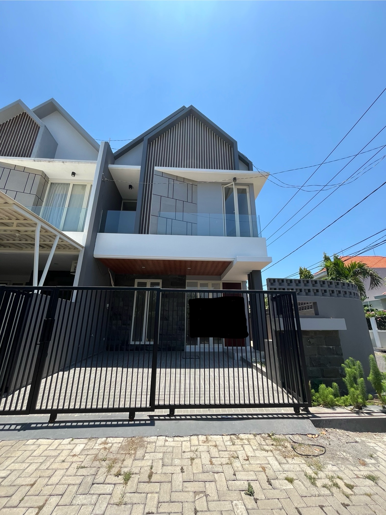 Rumah baru Manyar tirtoyoso dijual siap huni - Dealkan