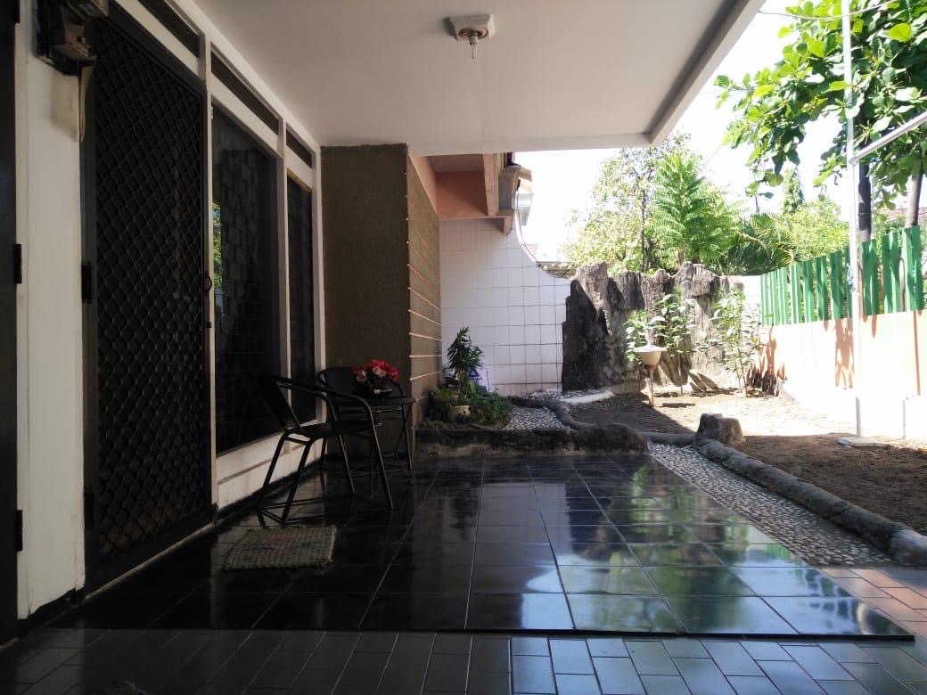 Rumah Manyar Tirtoyoso dijual siap huni - Dealkan